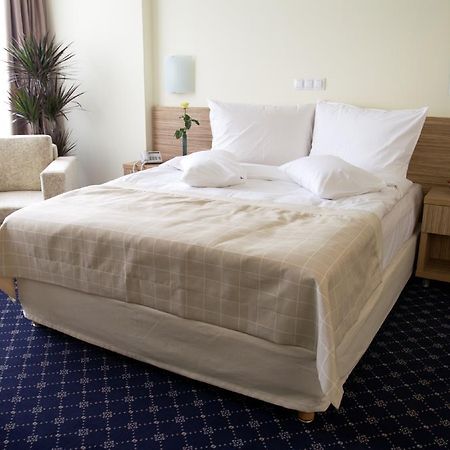 Marshal Hotel Bukarest Værelse billede