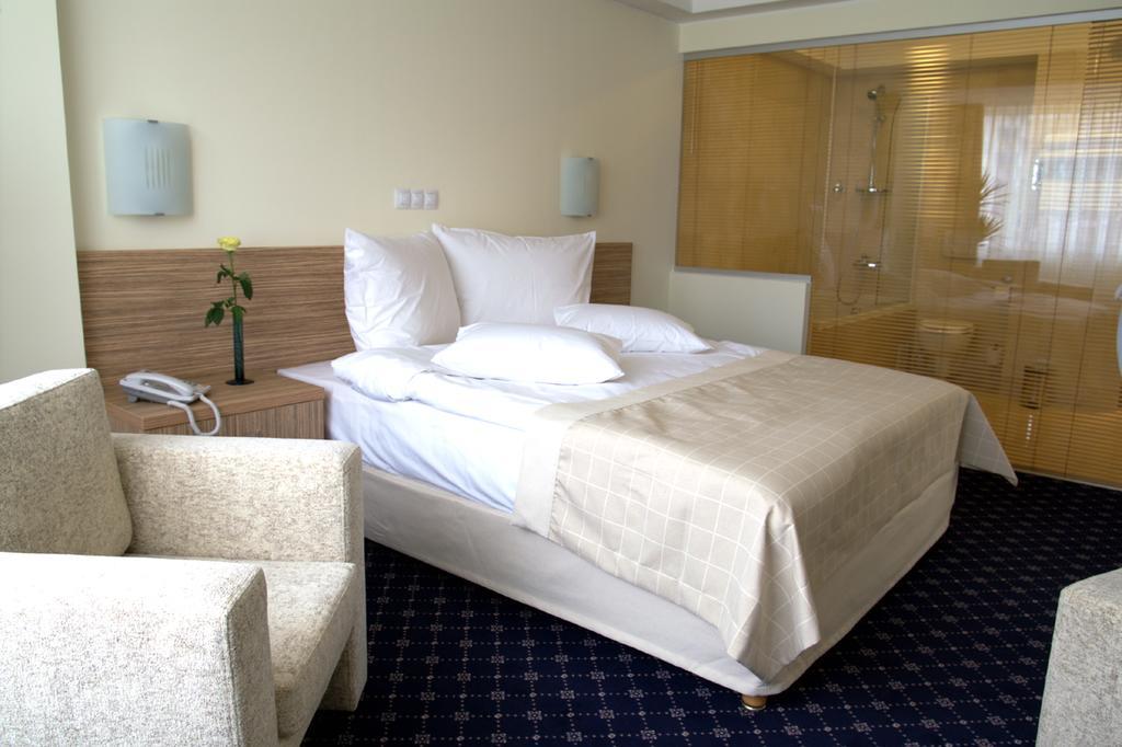 Marshal Hotel Bukarest Værelse billede