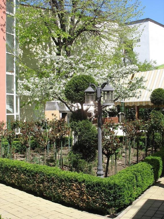 Marshal Hotel Bukarest Eksteriør billede